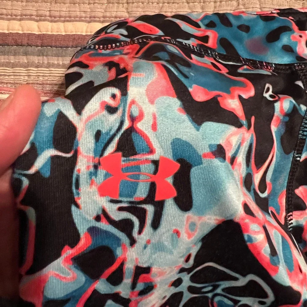 Under Armour Girls 3T Capri Leggings Black Pink Blue Abstract Activewear