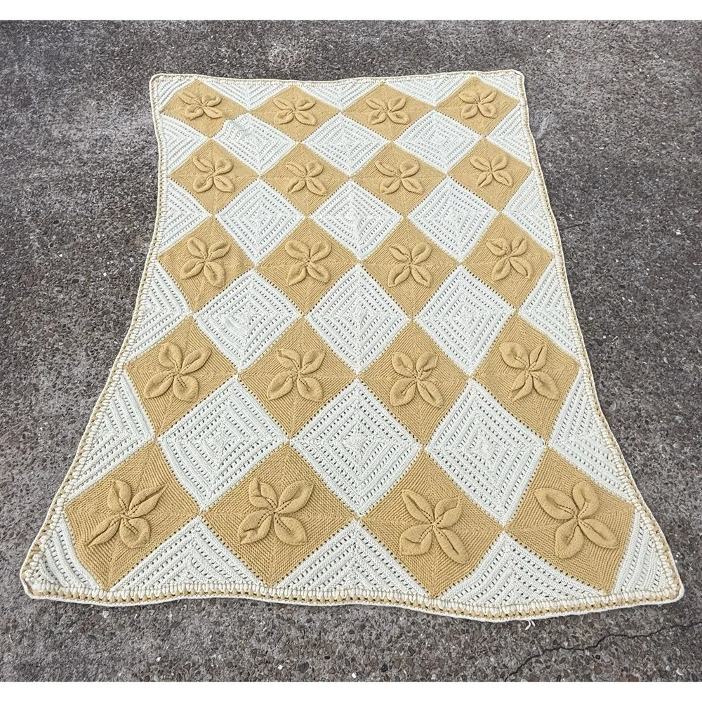 Yellow Knot Floral Flower White Square Vintage Throw Blanket Grannycore Cottage