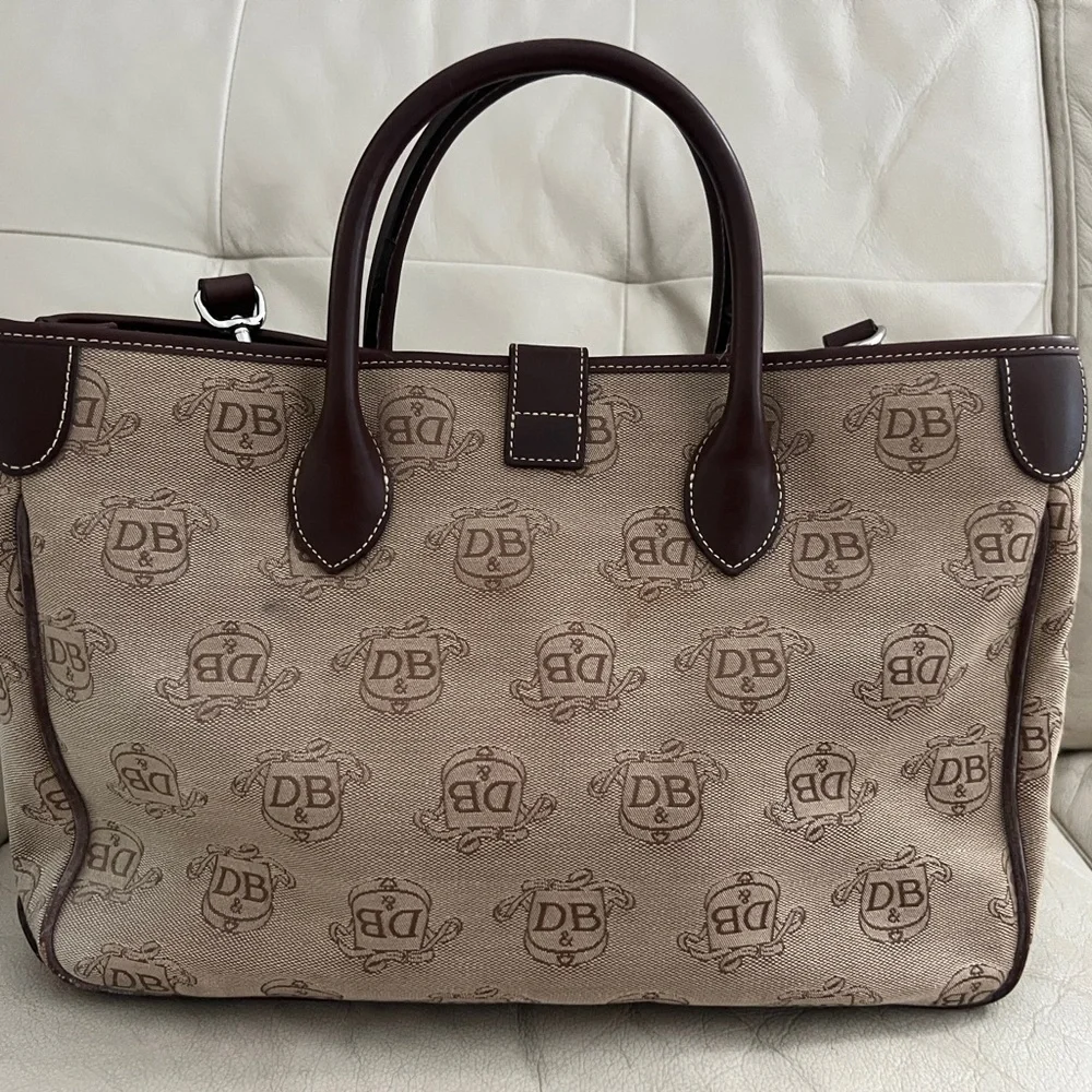 Dooney & Bourke stylish men