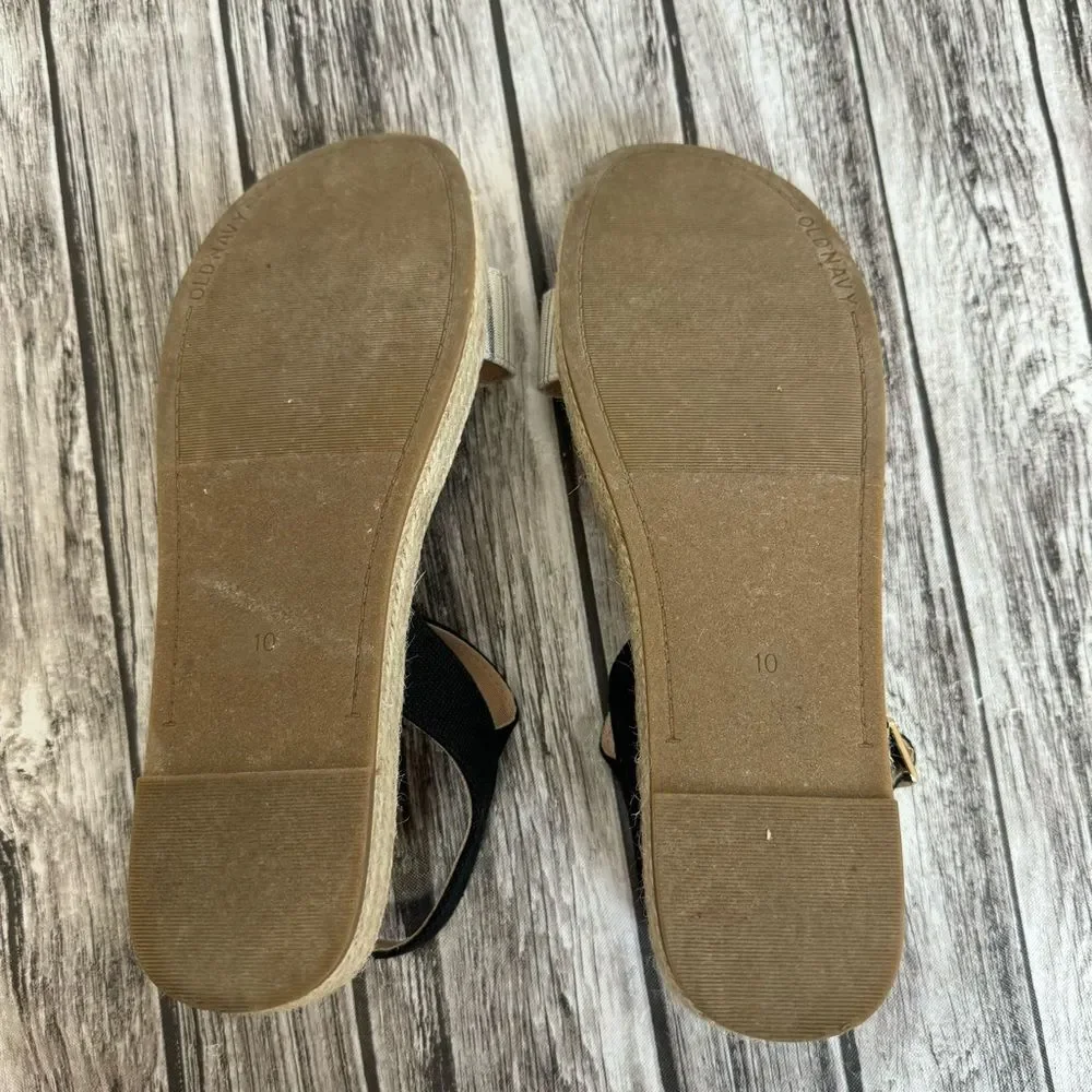 Old Navy step into