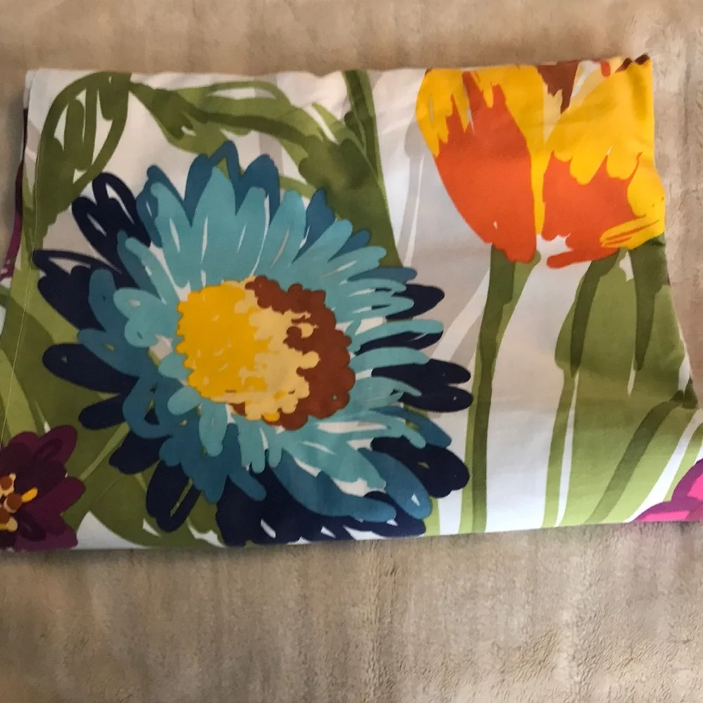 Cynthia Rowley vibrant towel