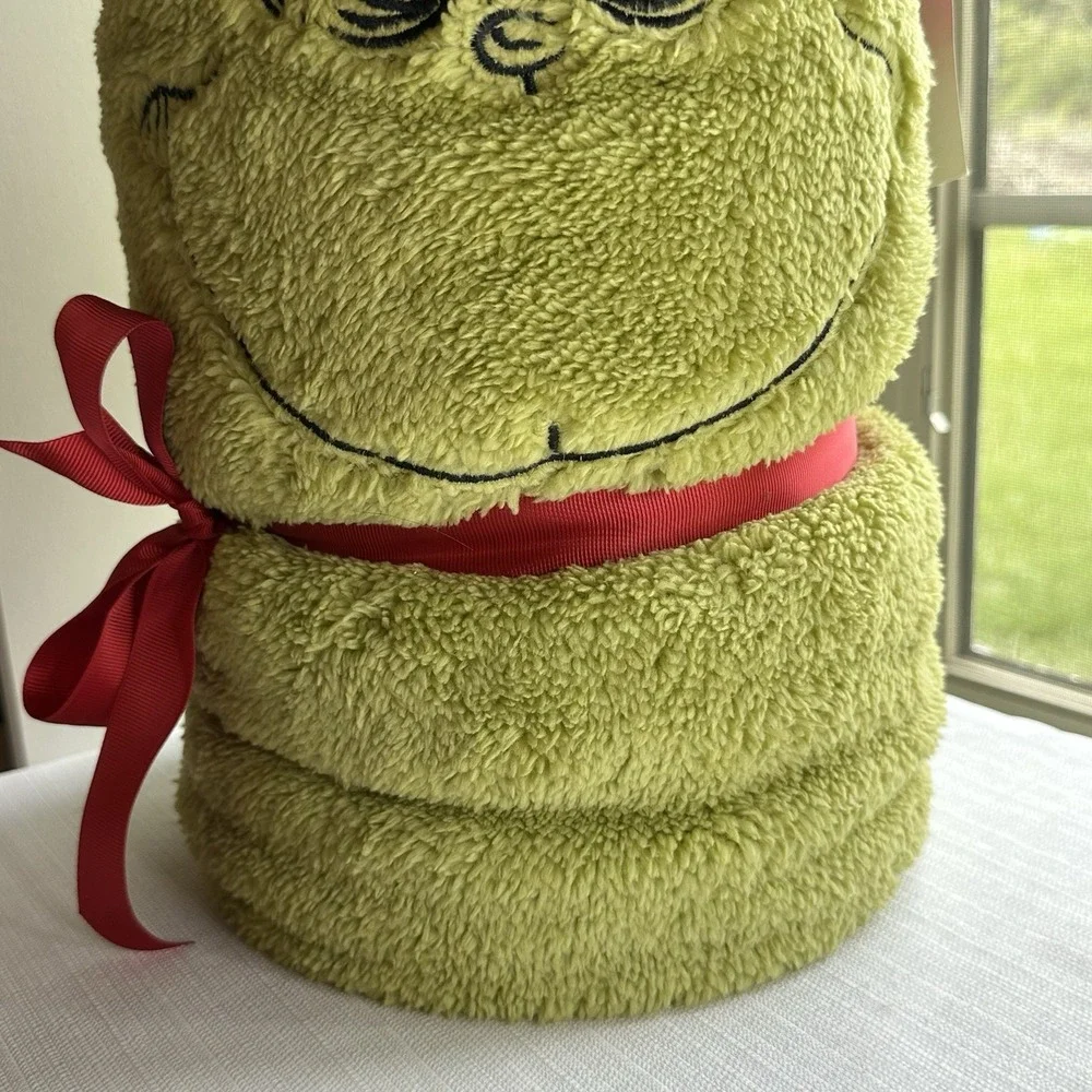 NWT Dr. Seuss The Grinch Holiday Snow Throw Blanket Dept 56 - 60x45