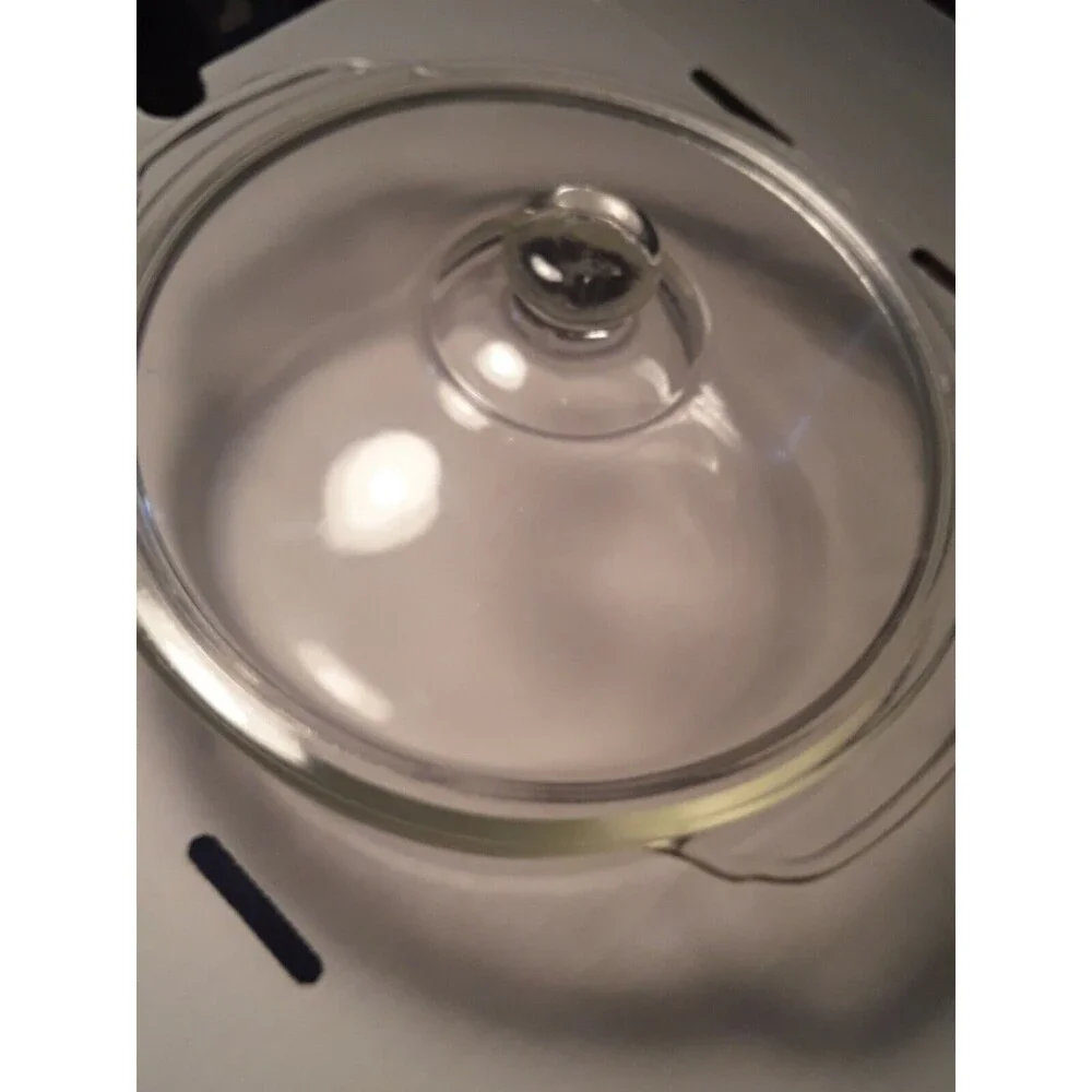VINTAGE FIRE KING GLASS ROUND 1 1/2 QT CASSEROLE WITH SILVER METAL MCM TRIVET