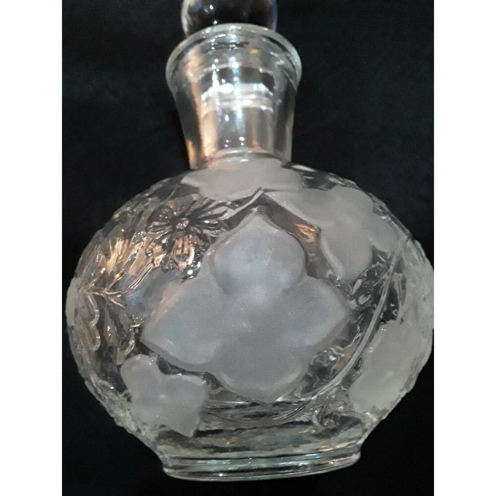 Classic Etched Decanter With Stopper