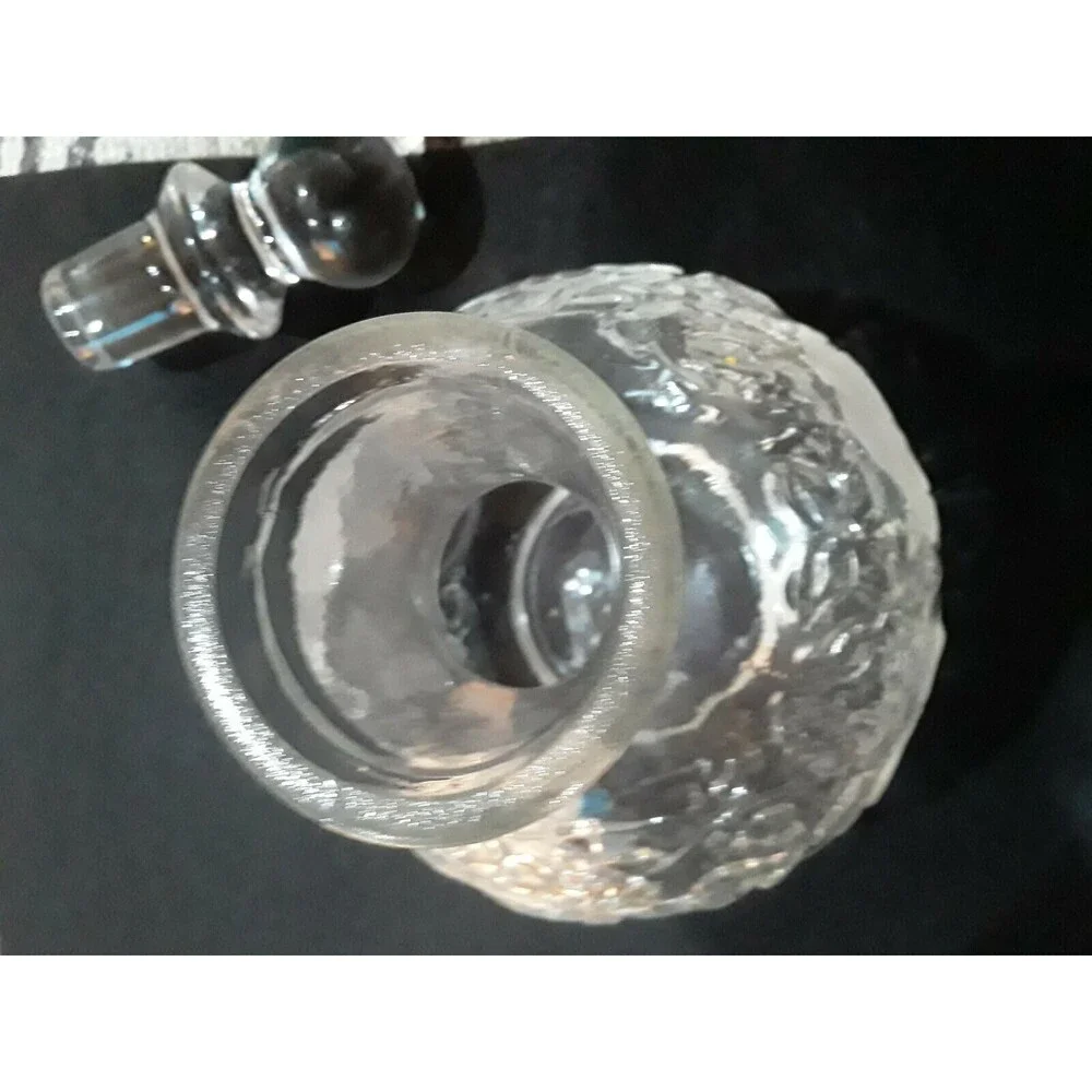 Classic Etched Decanter With Stopper