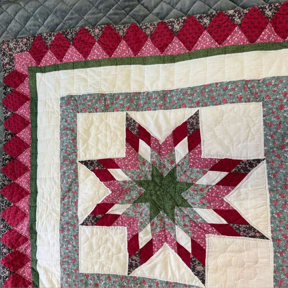 Quilt Patchwork Lone Star Red Green Pink Diamond Border Cottage Vintage Handmade