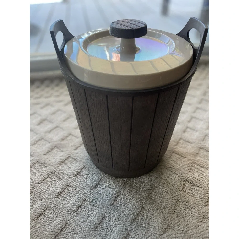 VTG RUBBERMAID Insulated Pitcher Ice Bucket Faux Walnut Woodbine Collection Rare