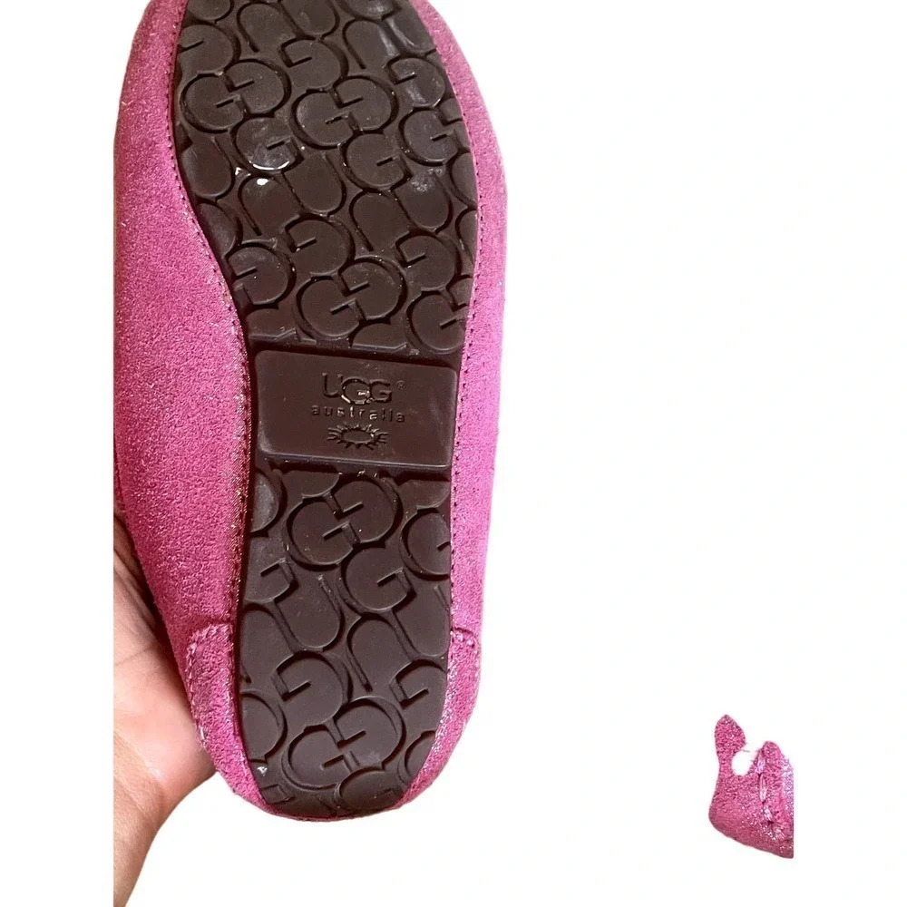 UGG Kid's Dakota Glitter Slipper in Fuchsia