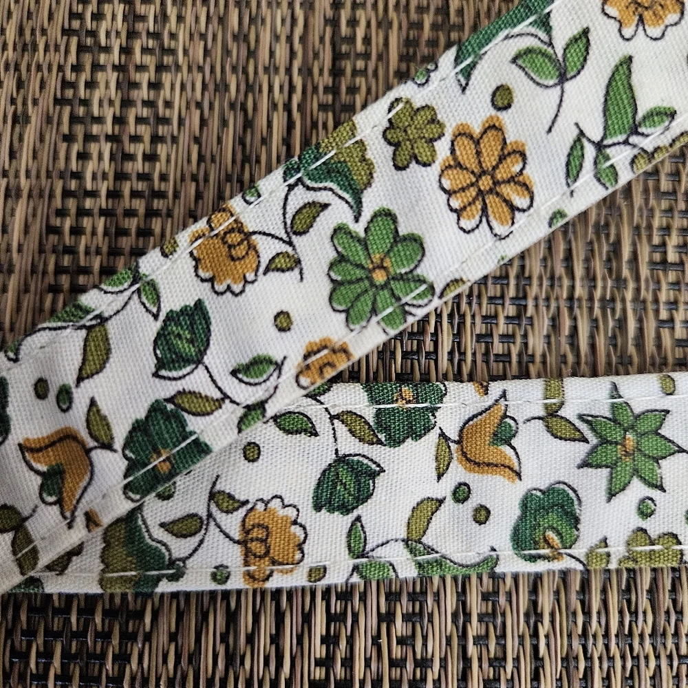 Vintage belt floral