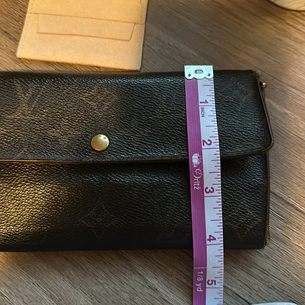Authentic Louis Vuitton Wallet; used as a crossbody reposhing from @Jebwa