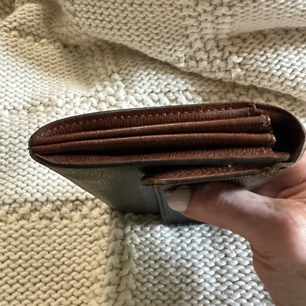 Authentic Louis Vuitton Wallet; used as a crossbody reposhing from @Jebwa
