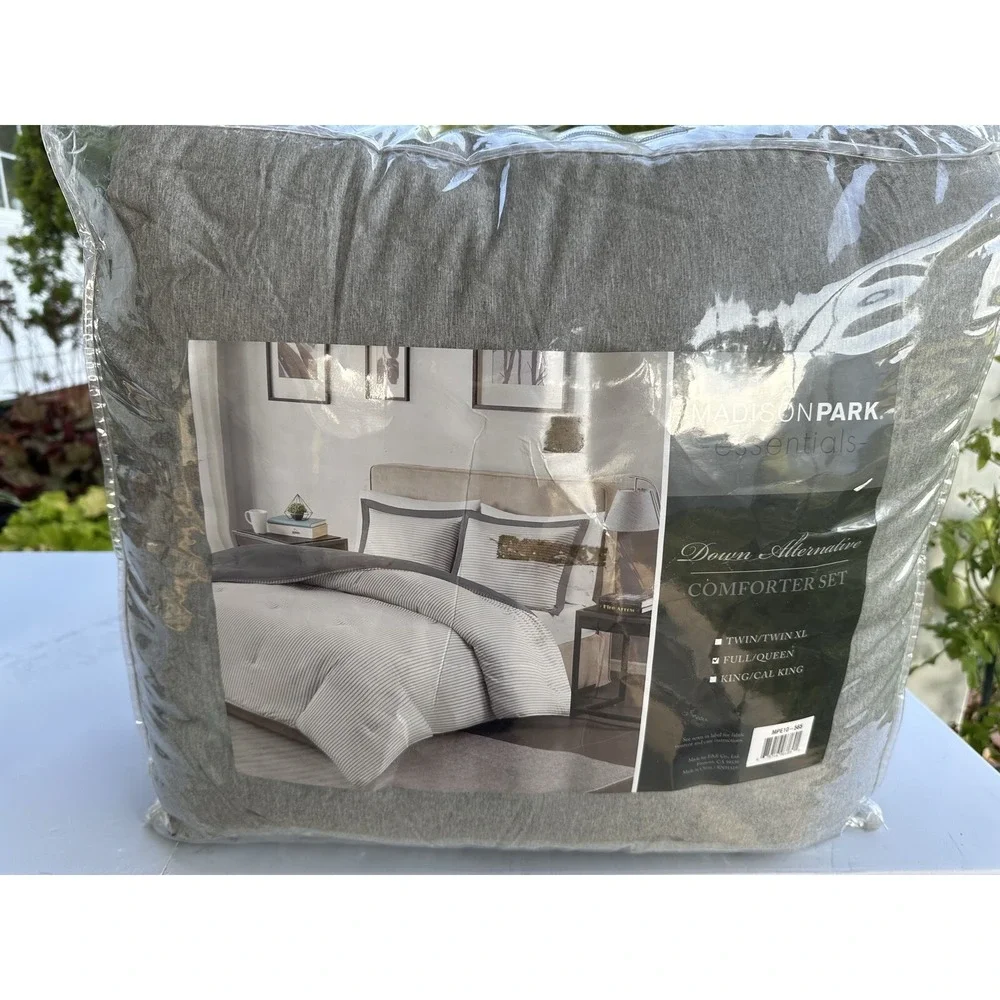 ⚡️New Madison Park Hayden Reversible Yarn Dyed Down Alt Comforter Set Full/Queen