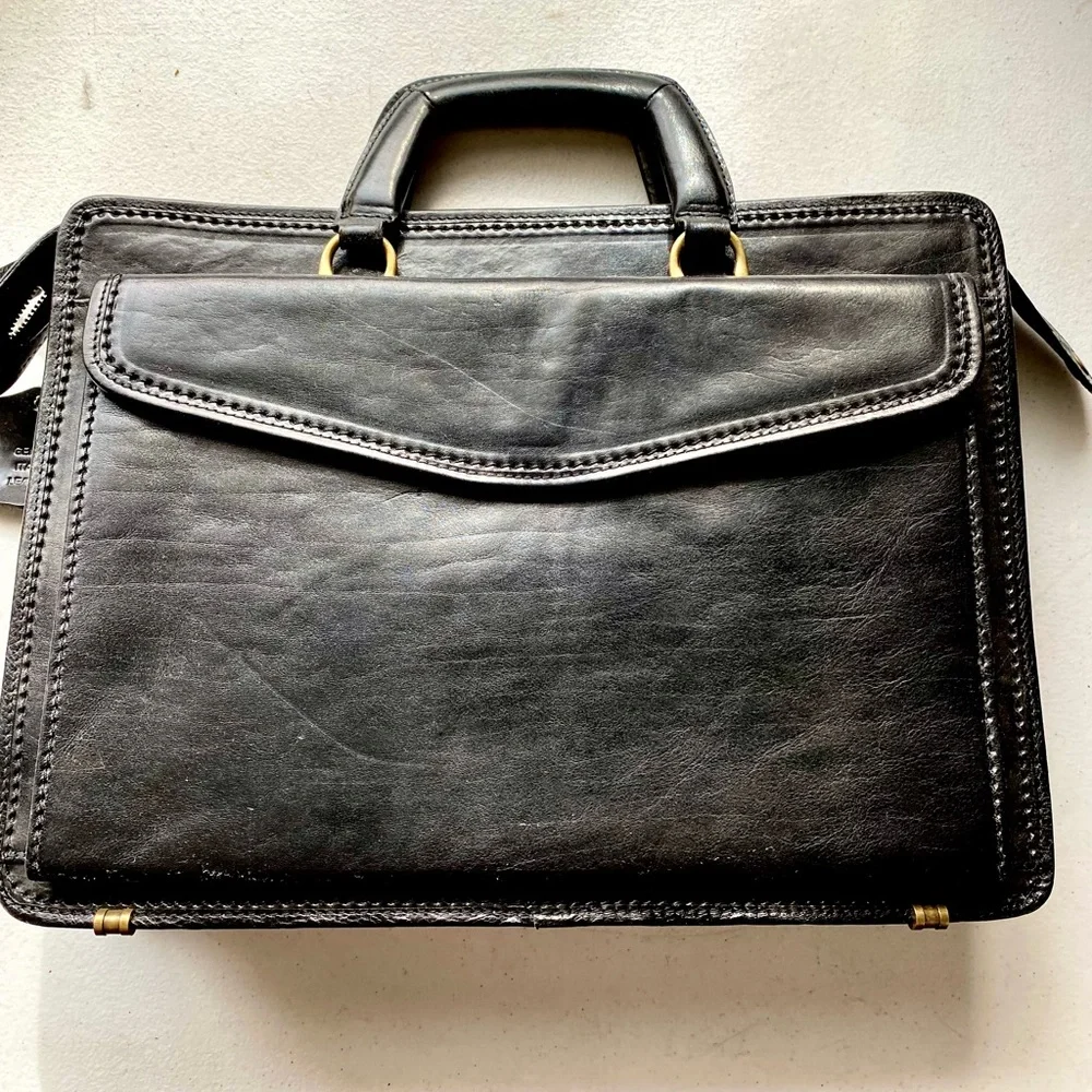 Elegant Black Leather Briefcase for Men Italian leather bag