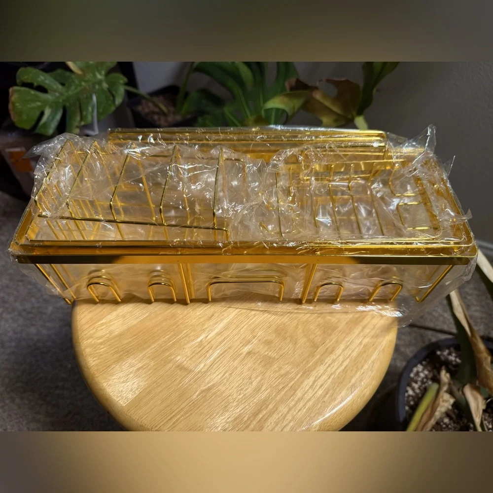 N/A elegant gold