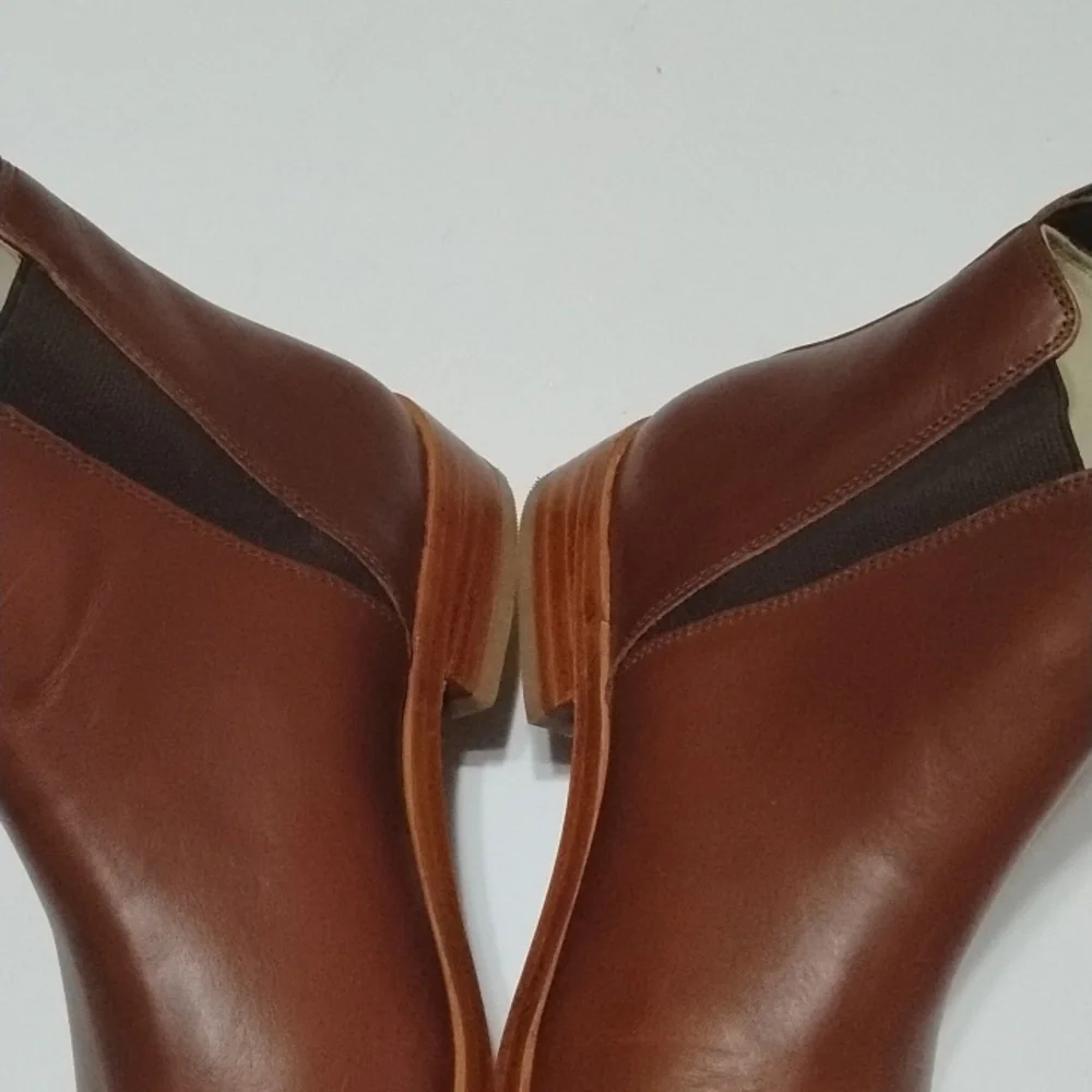 Nisolo Eva Day Chelsea Boots