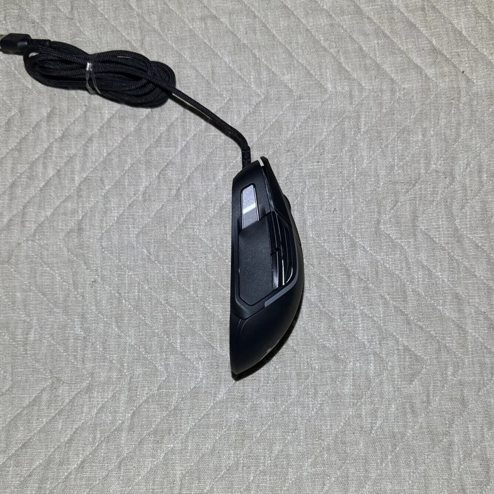 Steelseries ergonomic button