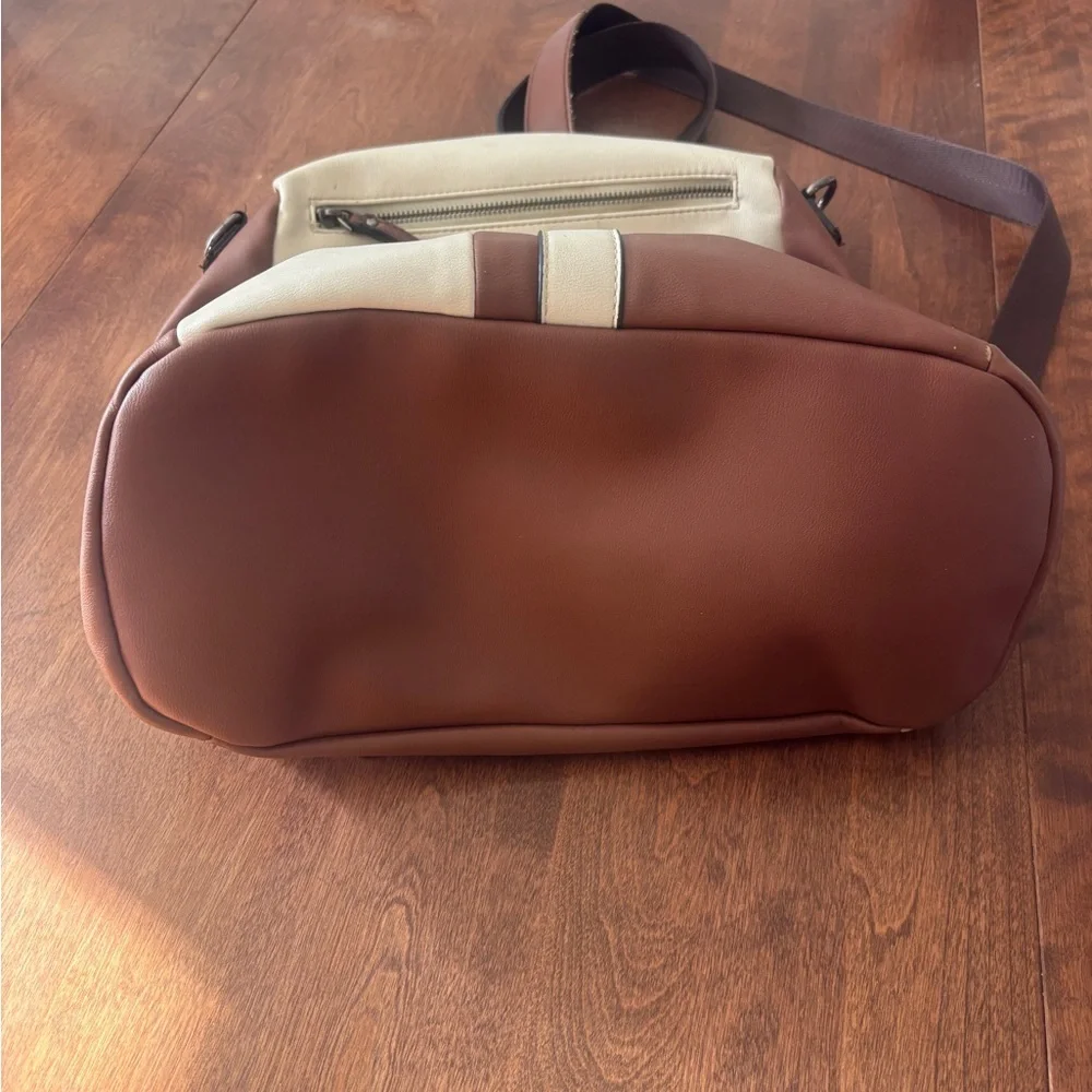 Cluci view clasps purse