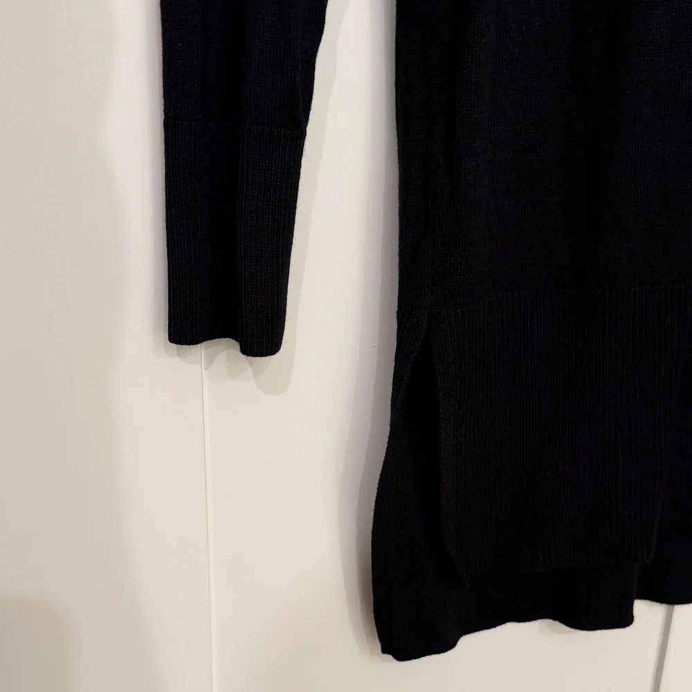 Worthington black crewneck