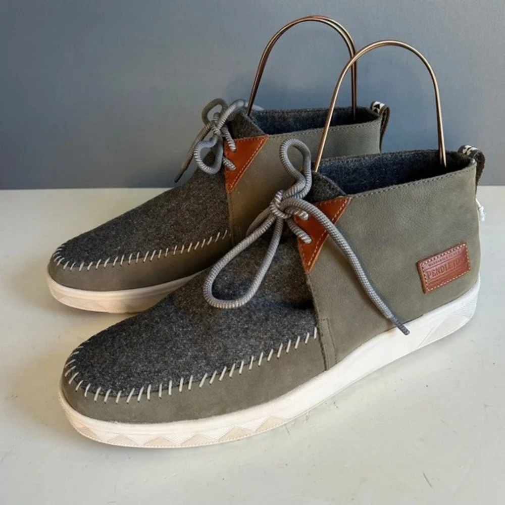 Pendleton‎ Woolen Mills Chukka Boots Men's Size 11 Grey Wool Leather Vibram Sole