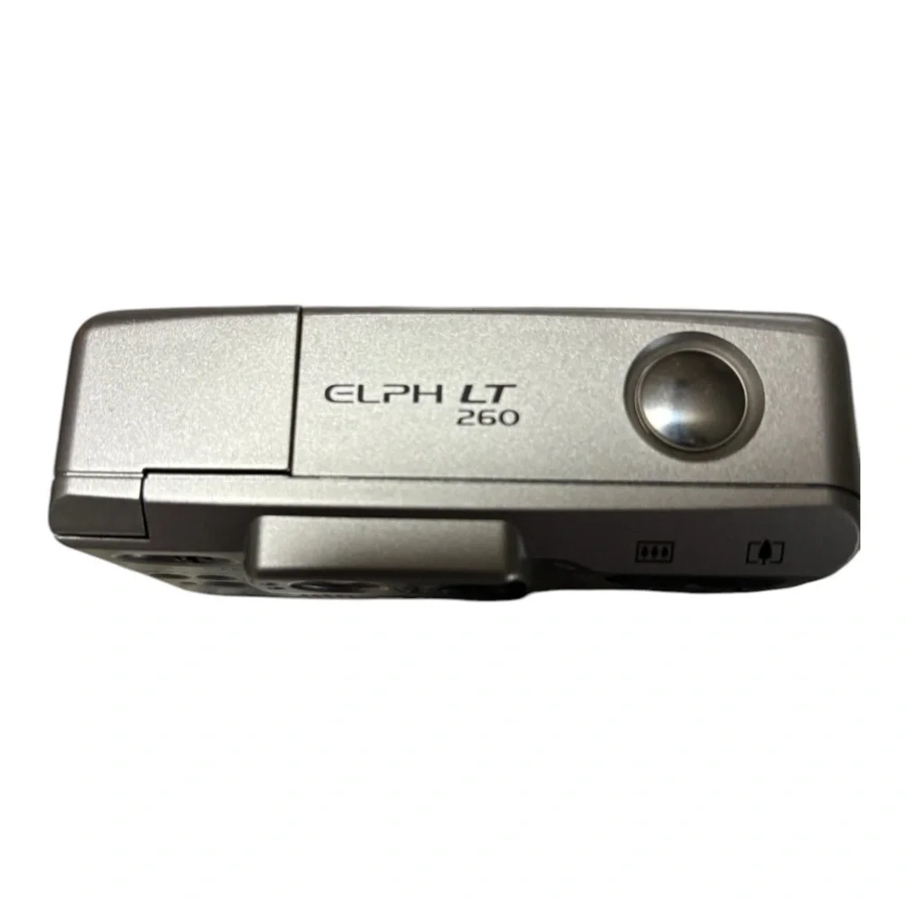 Canon IXUS Z50 Silver Camera with Case