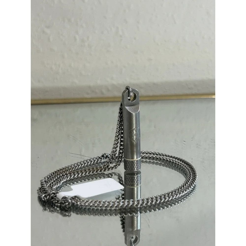 The Unbranded Brand vintage stainless