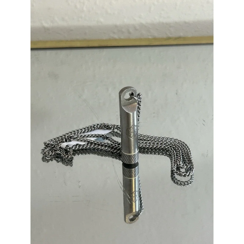 The Unbranded Brand vintage stainless