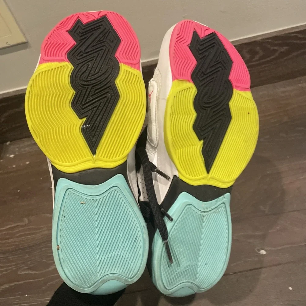 Jordan volt white