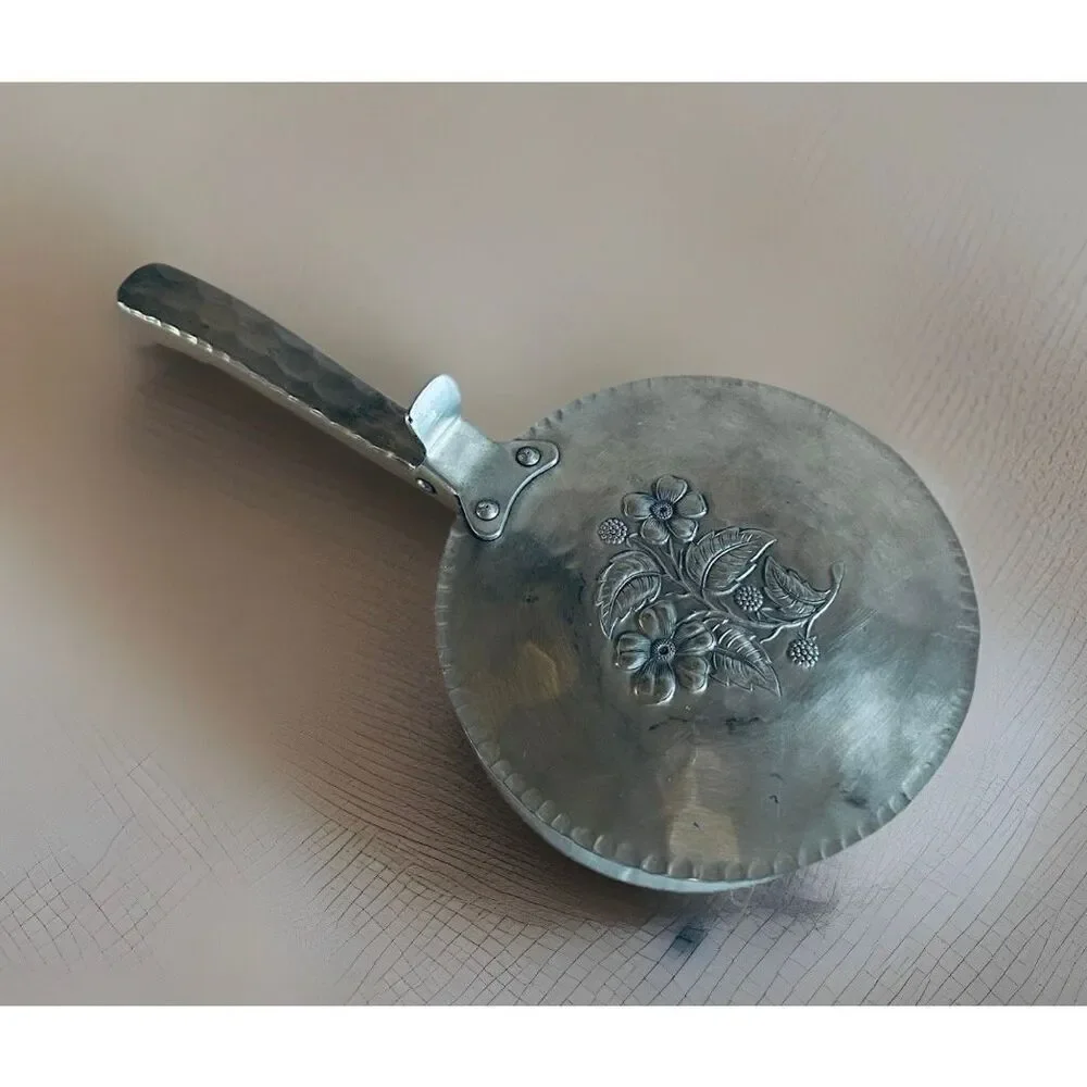 Hand Forged Metal Silent Butler's Crumb Catcher Everlast Metal #552