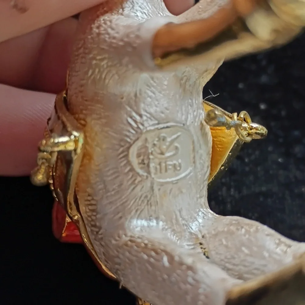 Qifu stunning camel