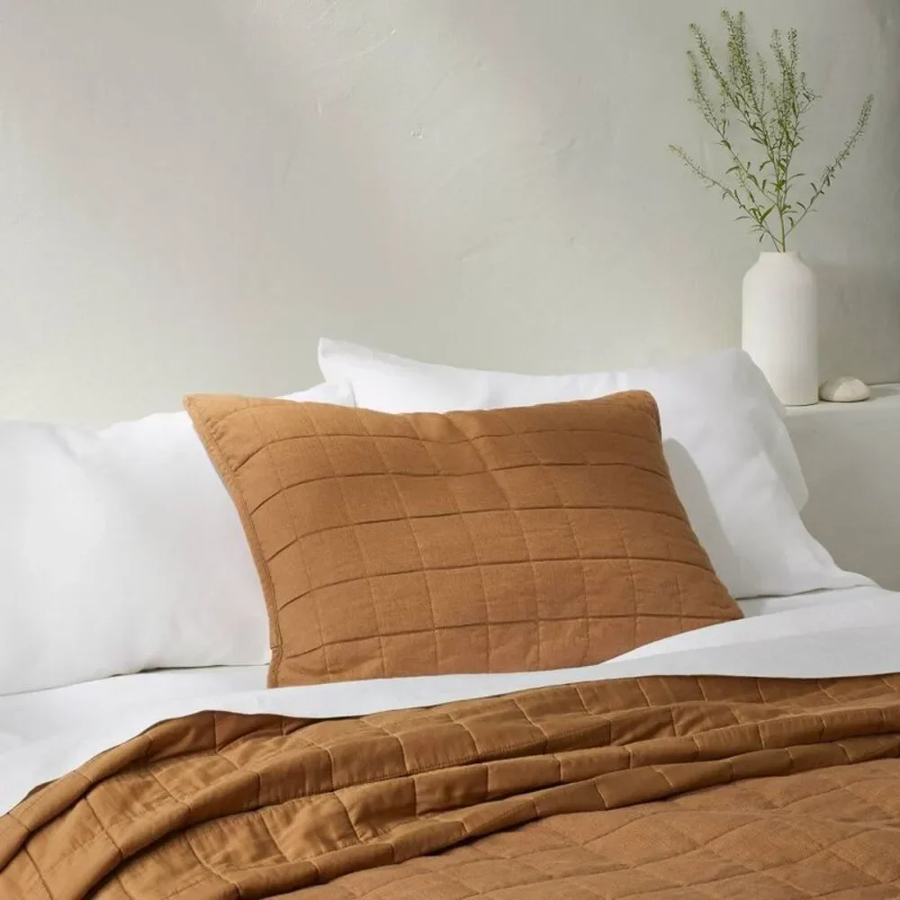 Casaluna elegant quilted