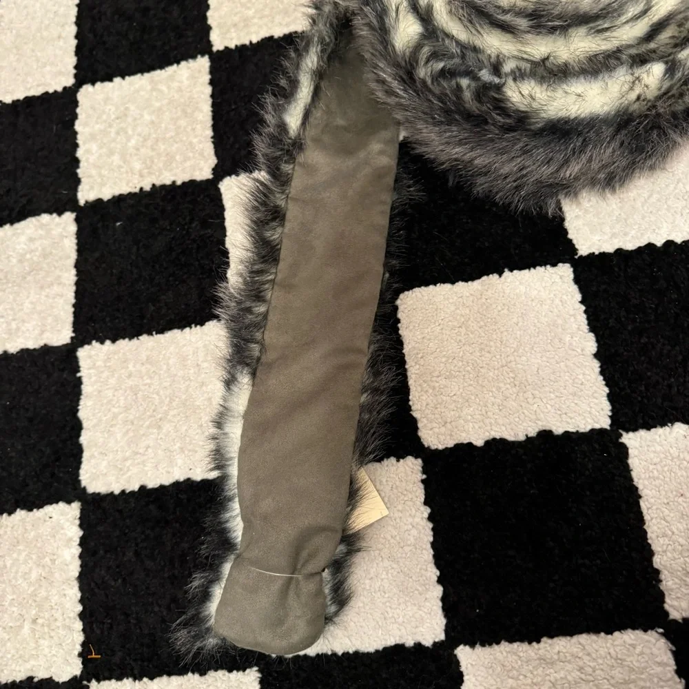 D. Stevens Faux Wolf Fur Garland New NWT