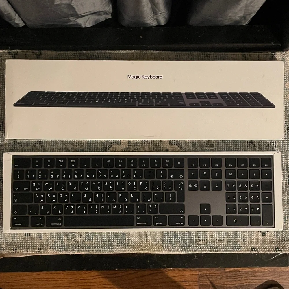 Apple Magic Keyboard - Sleek Black Design