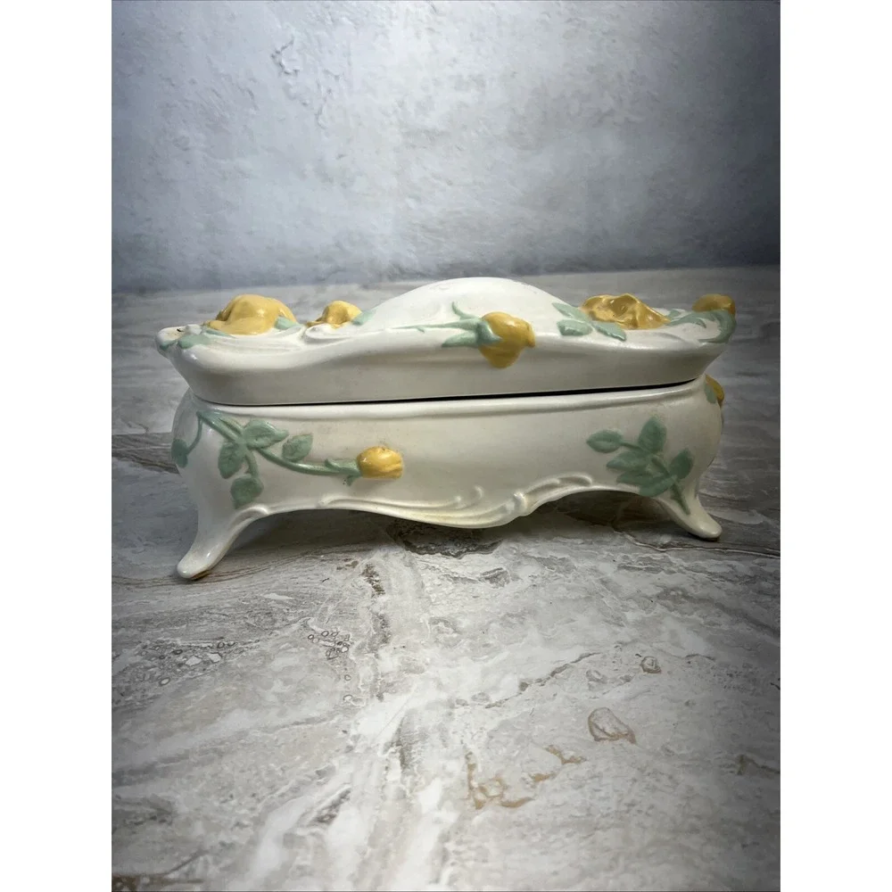 The Unbranded Brand antique victorian