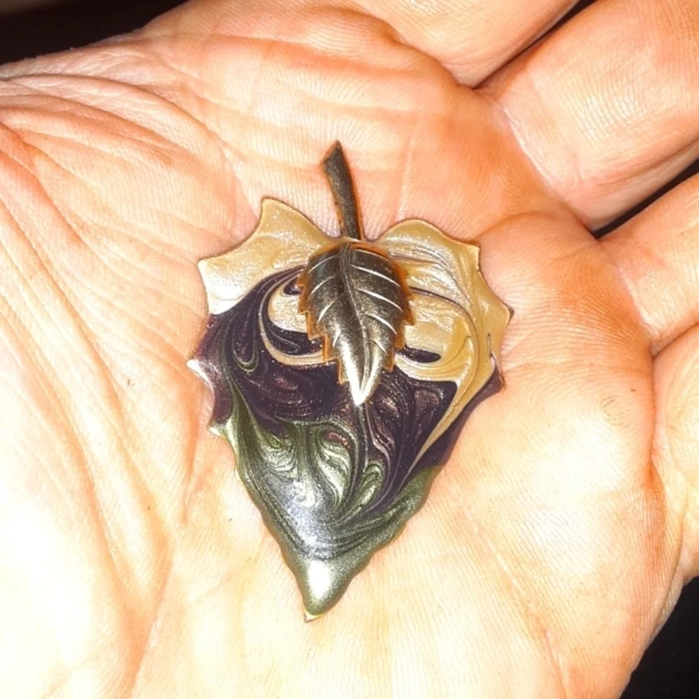 N/A elegant leaf
