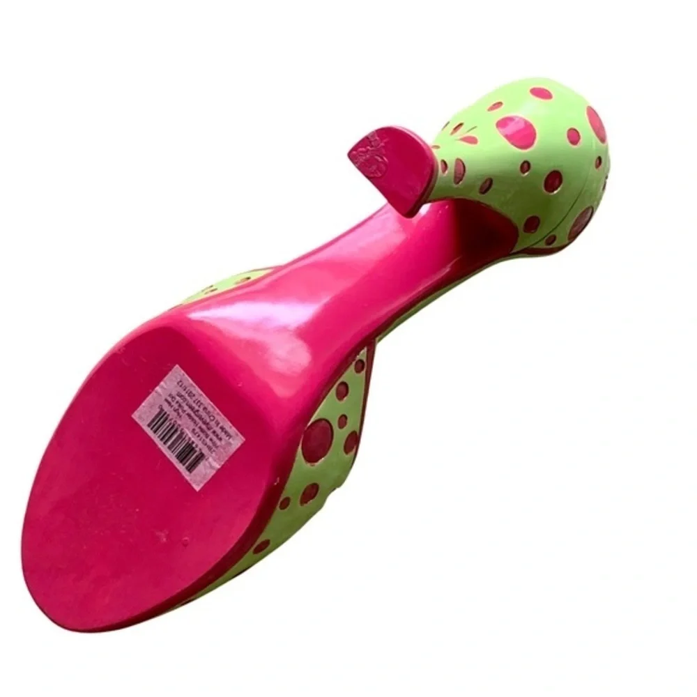 Evergreen green pink