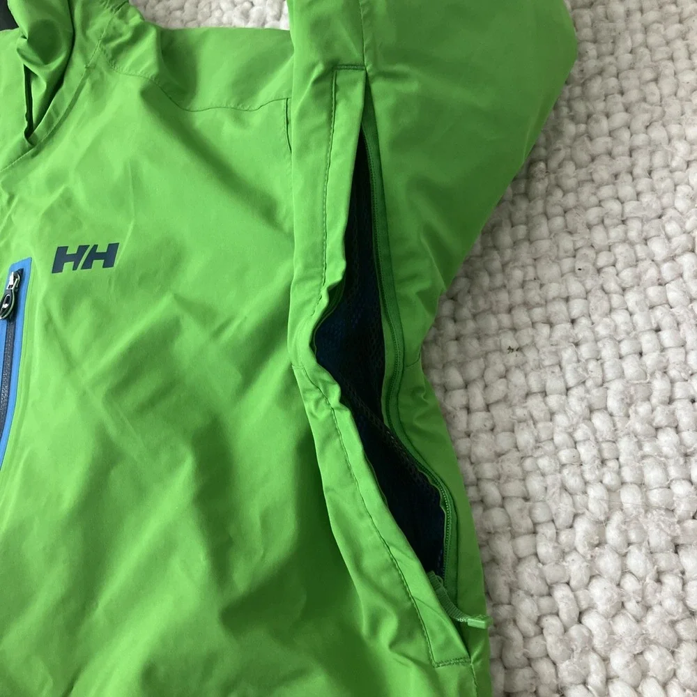 Helly Hansen stain has patch