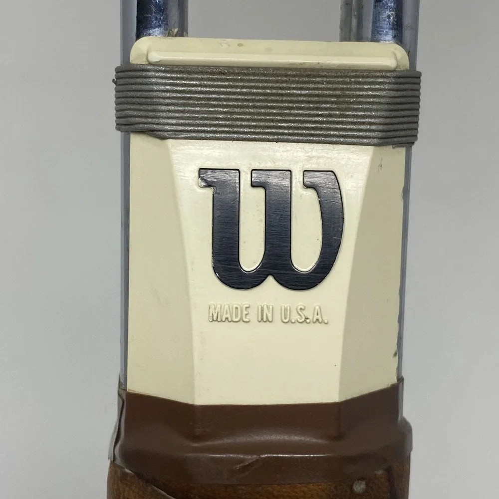 Vtg Wilson T2000 Tennis Racket with Cover 4.5