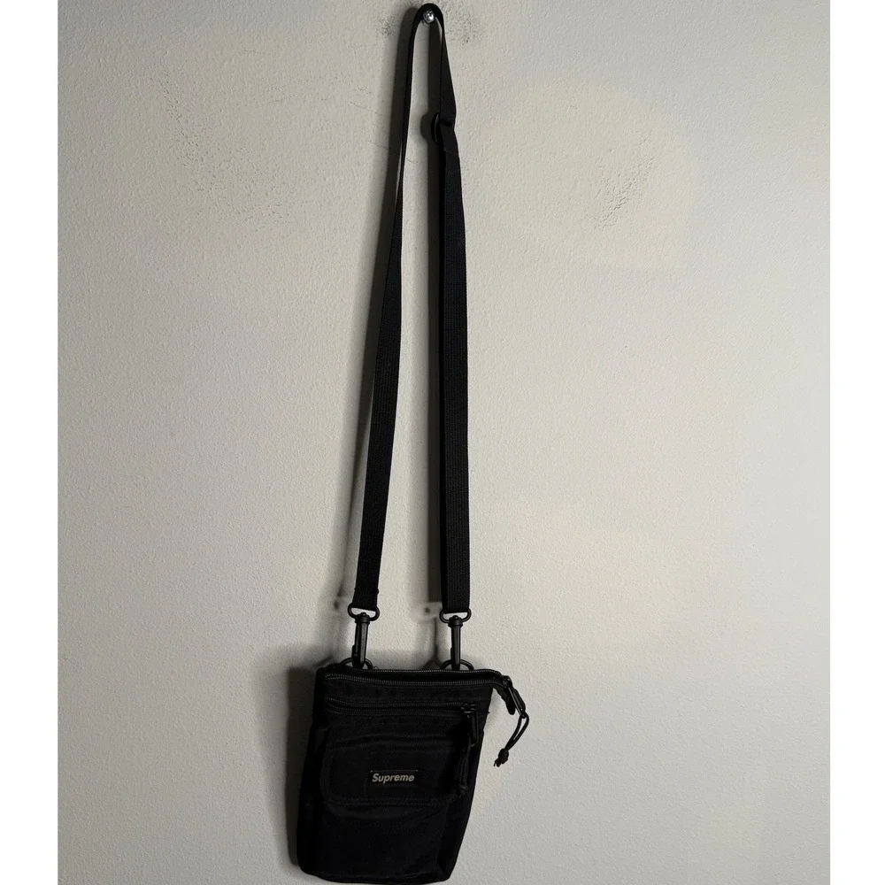 Supreme Black Nylon Crossbody Pouch Bag Small‎ Shoulder Travel Messenger
