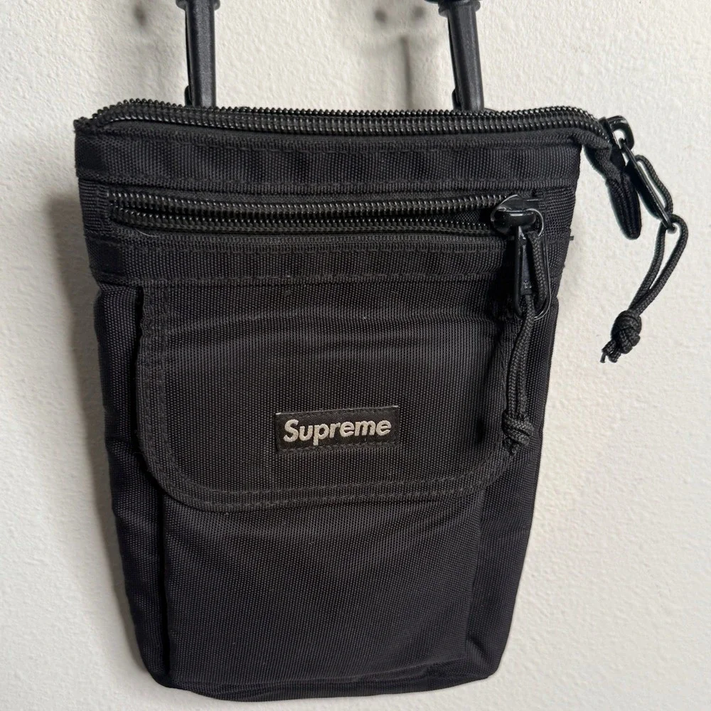 Supreme Black Nylon Crossbody Pouch Bag Small‎ Shoulder Travel Messenger