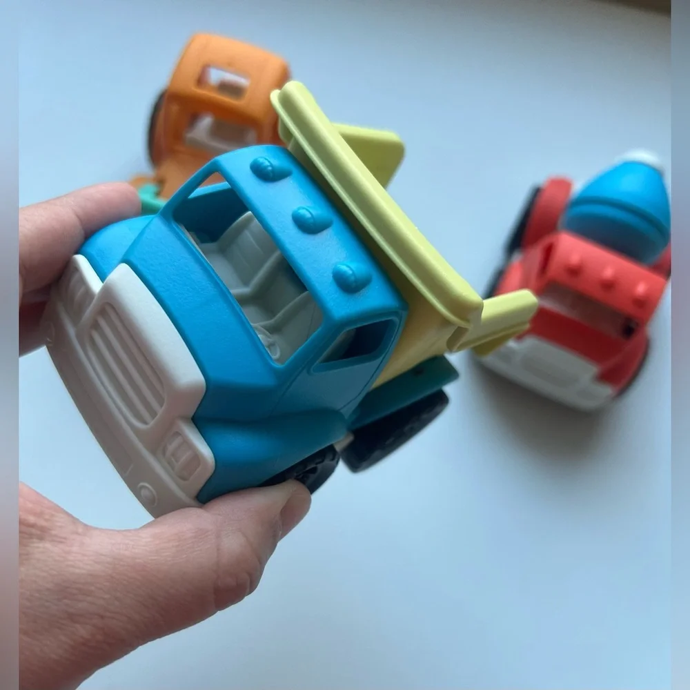 Gigglescape can truck interactive