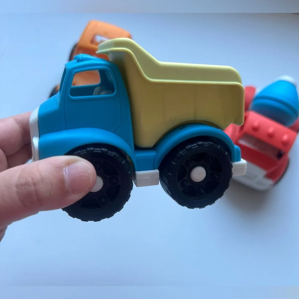 Gigglescape creativity vehicles dimensions