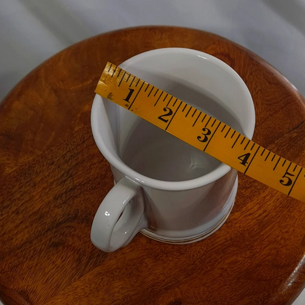 Williams Sonoma Gold Trim 16oz E Monogram Mug