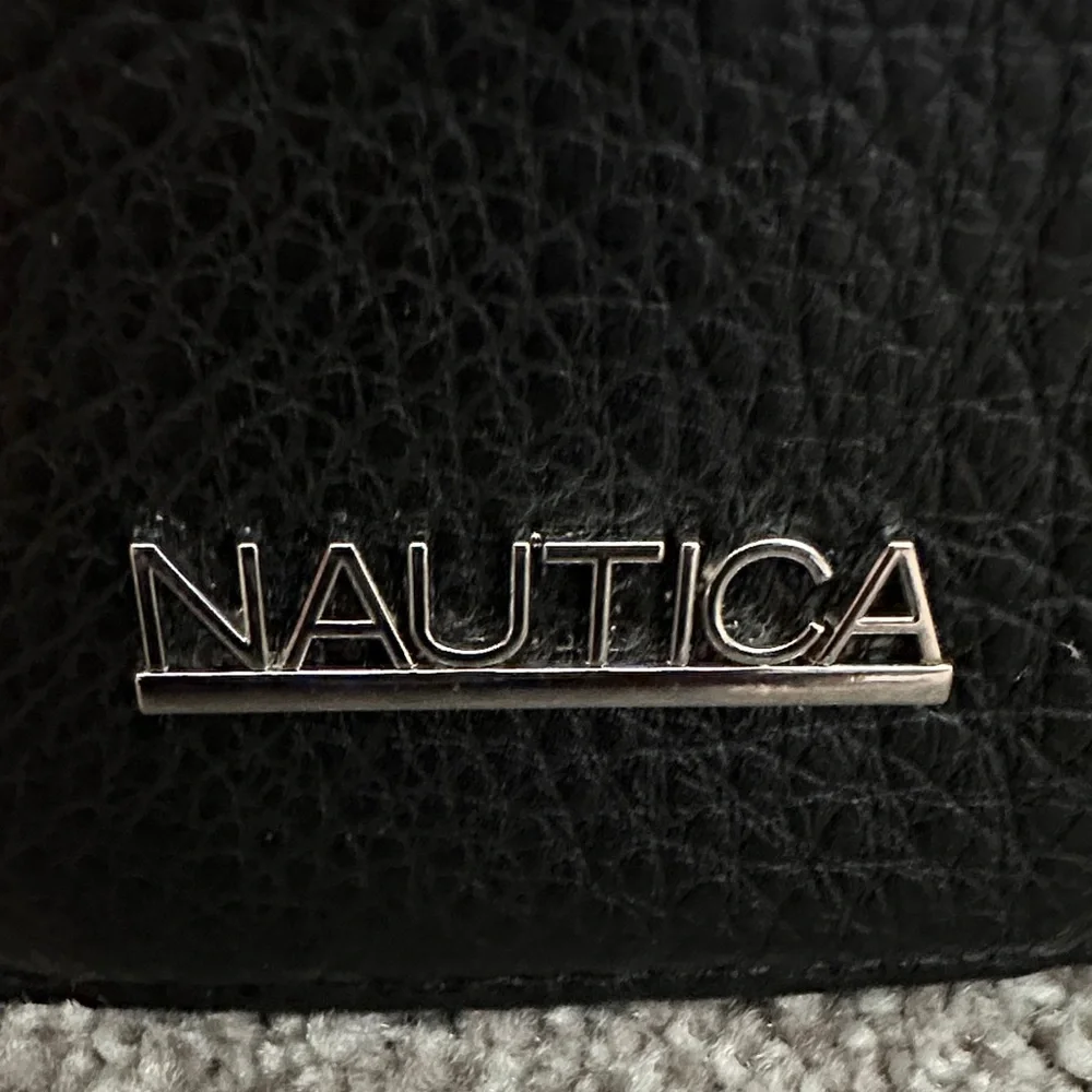 Nautica compact black
