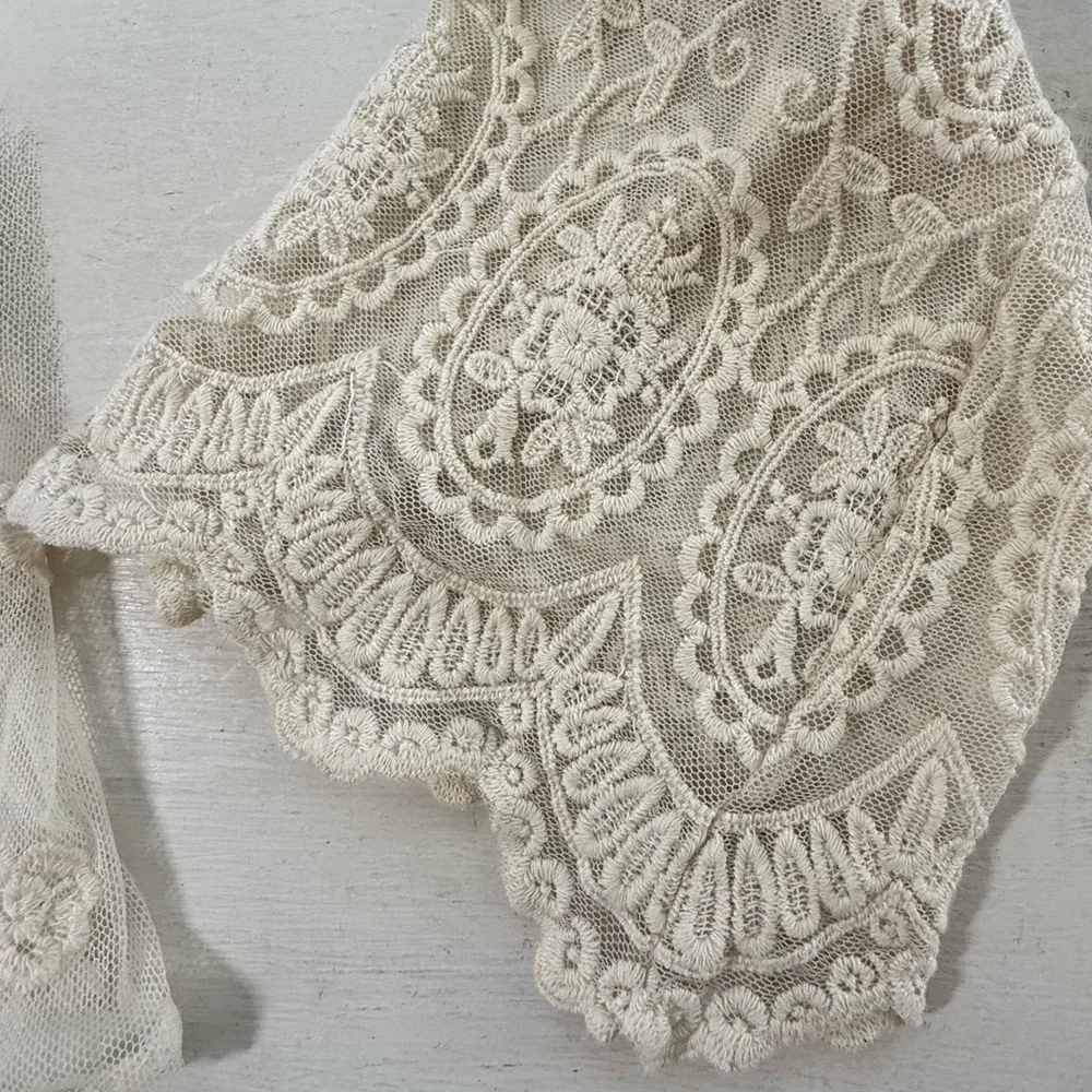 Altar’d State Women’s Boho Ivory Cotton Lace Bell Sleeve Long Sleeve Top Size S