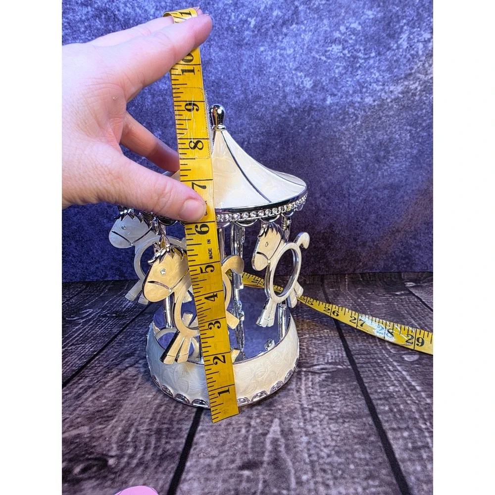 TR carousel horse