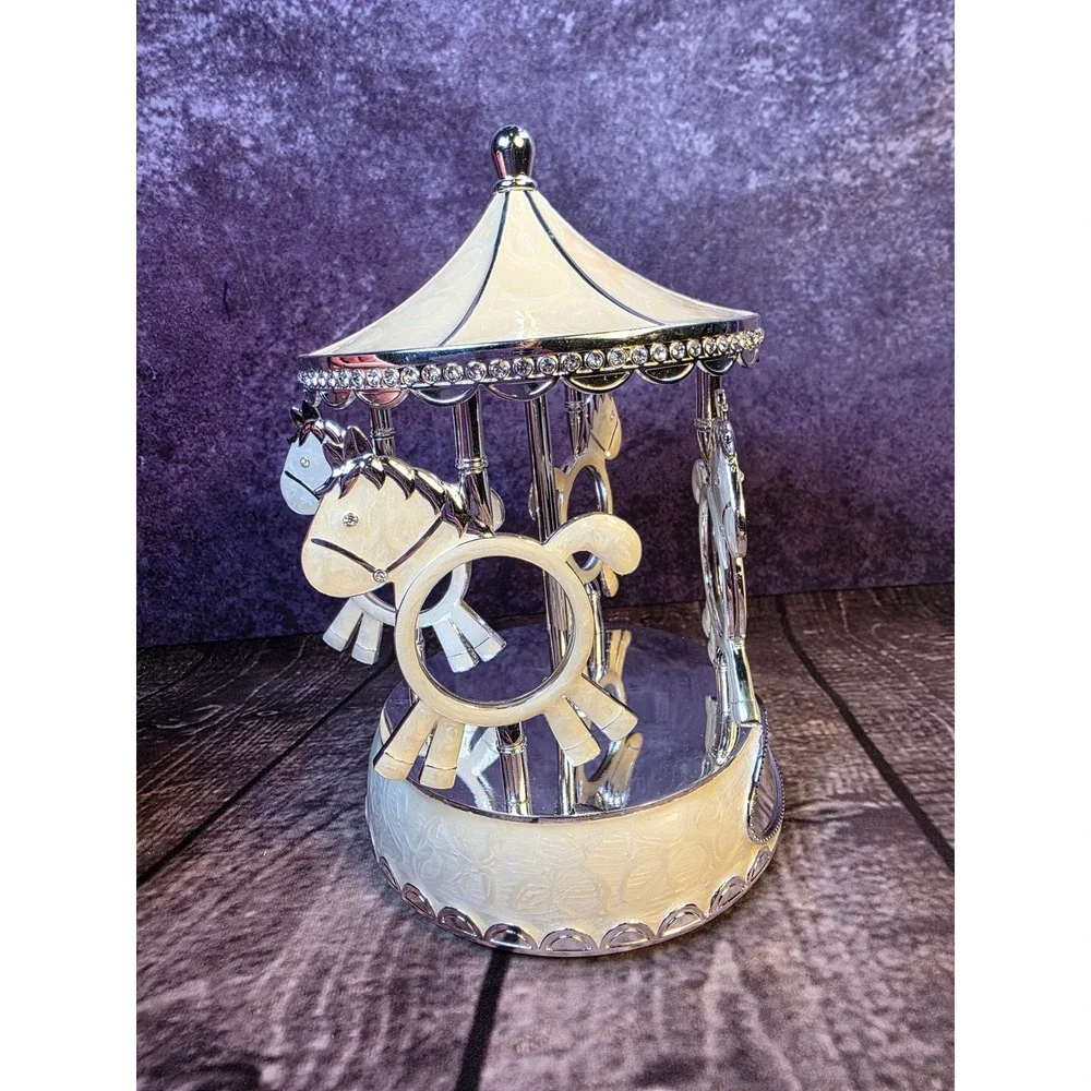 TR carousel horse