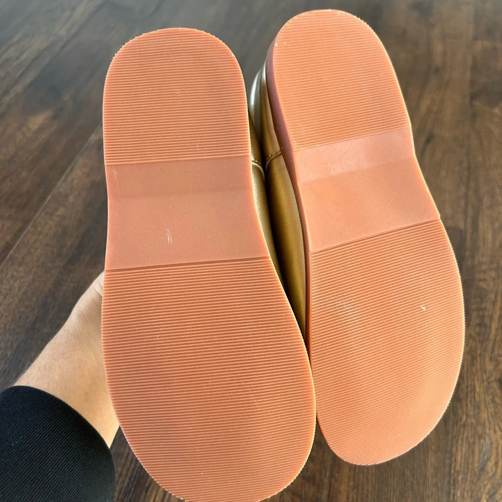 Elegant Gold Kids Dress Shoes with Scalloped Design