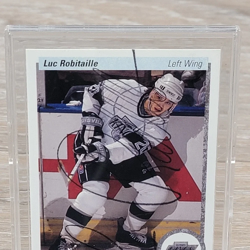 Luc Robitaille Signed 1990-91 Upper Deck #73 Los Angeles Kings Autograph Card