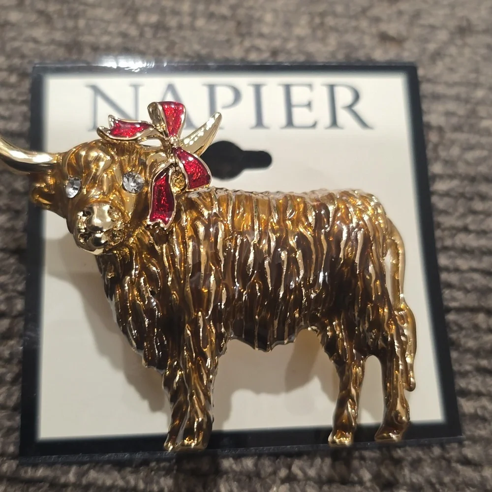 NAPIER WOMEN'S FASHION JEWELRY PIN BEAUTIFUL COW WITH GOLDTONE & RED RIBBON