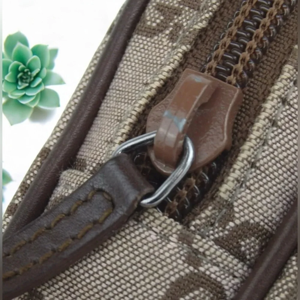 Gucci piece offers brown